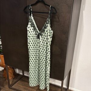 Elegant Green and Black Midi Dress Future Collective